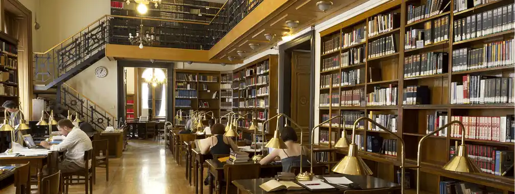 قانون واستمارة تعهد ذوي المهن الطبية والصحية